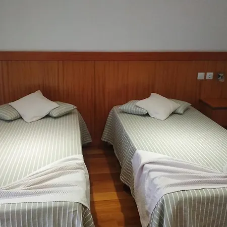 Comodoro 2*