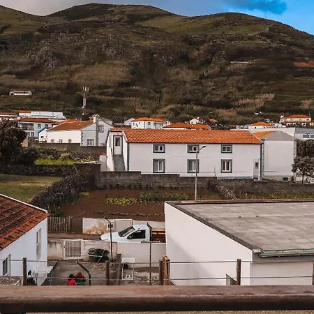 Comodoro 2*