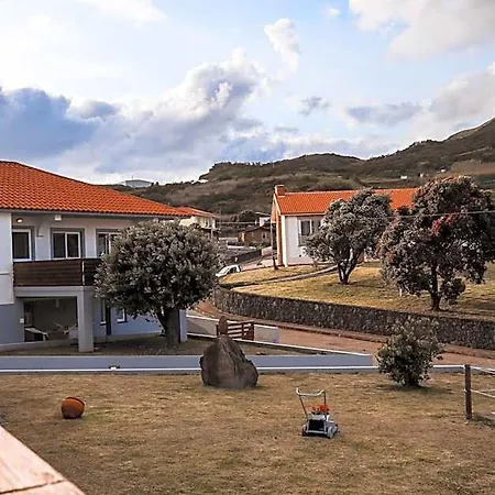 Comodoro 2*