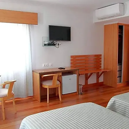 Comodoro 2* Corvo