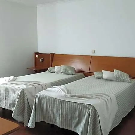 Comodoro 2*